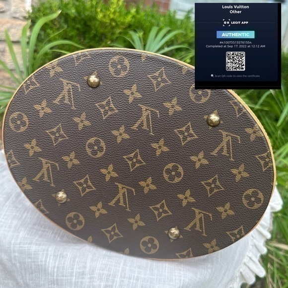 AUTHENTIC Louis Vuitton Monogram
Bucket 27 - Picture 5 of 16